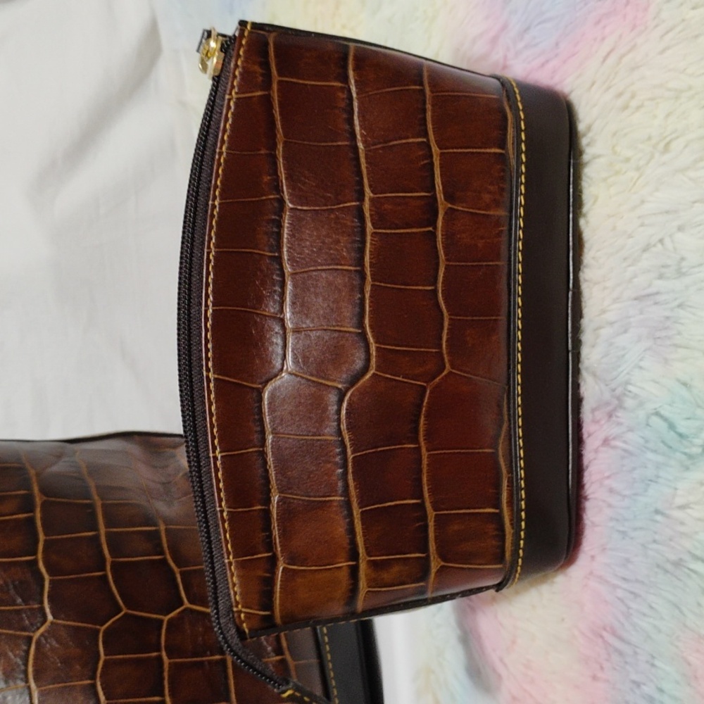 Authentic Dooney & Bourke Croco Embossed Large Tote & Matching Wallet - Picture 6 of 16